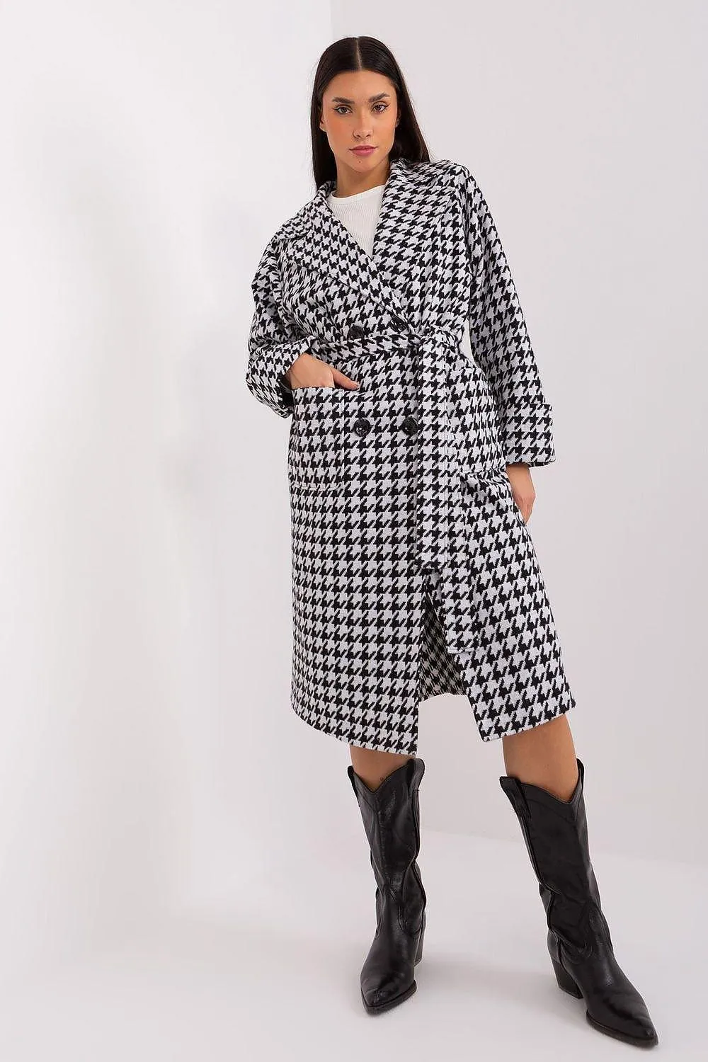 Lakerta elegant and classic transitional coat