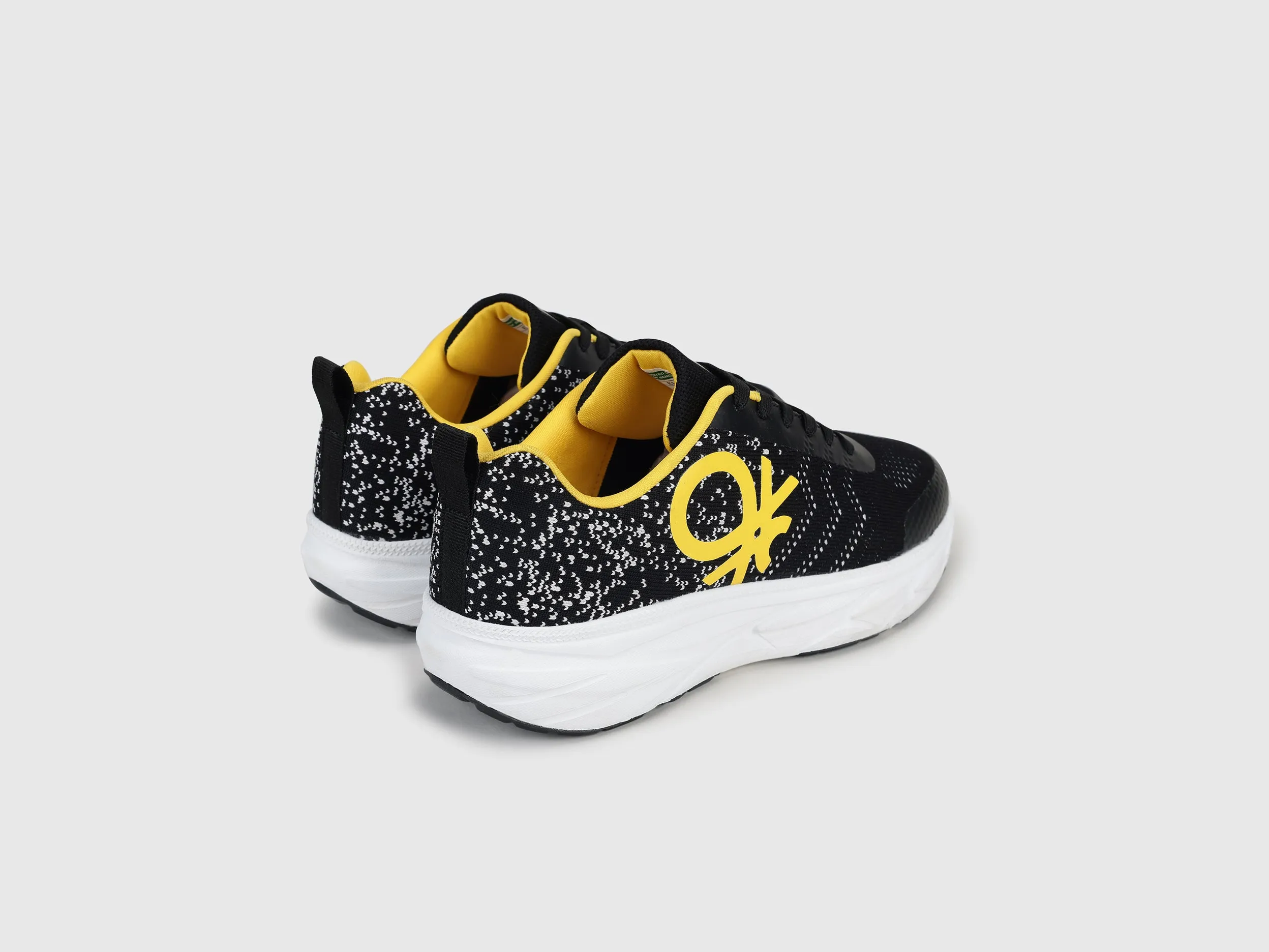 Men Mesh Low Top Sneakers
