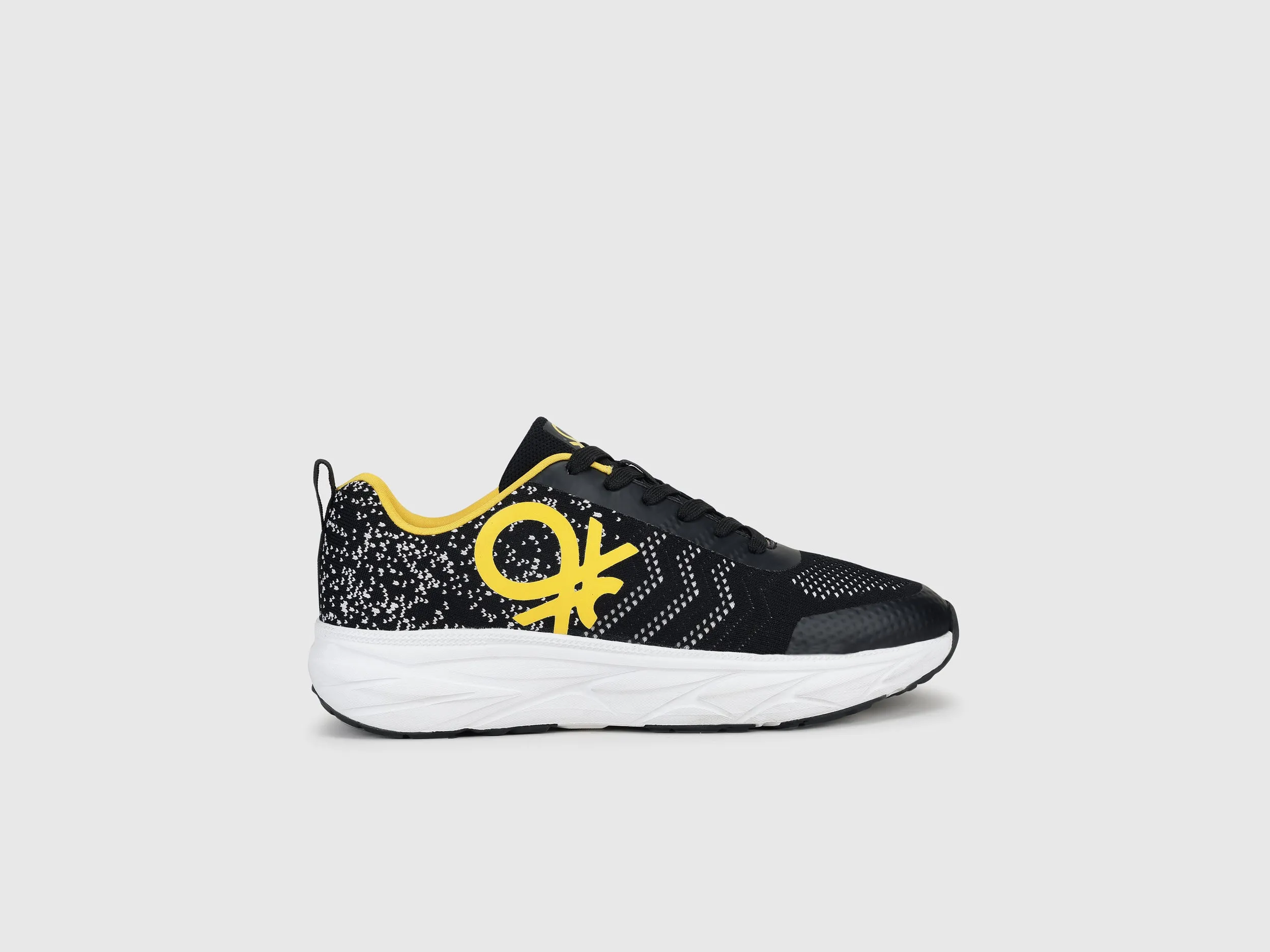 Men Mesh Low Top Sneakers