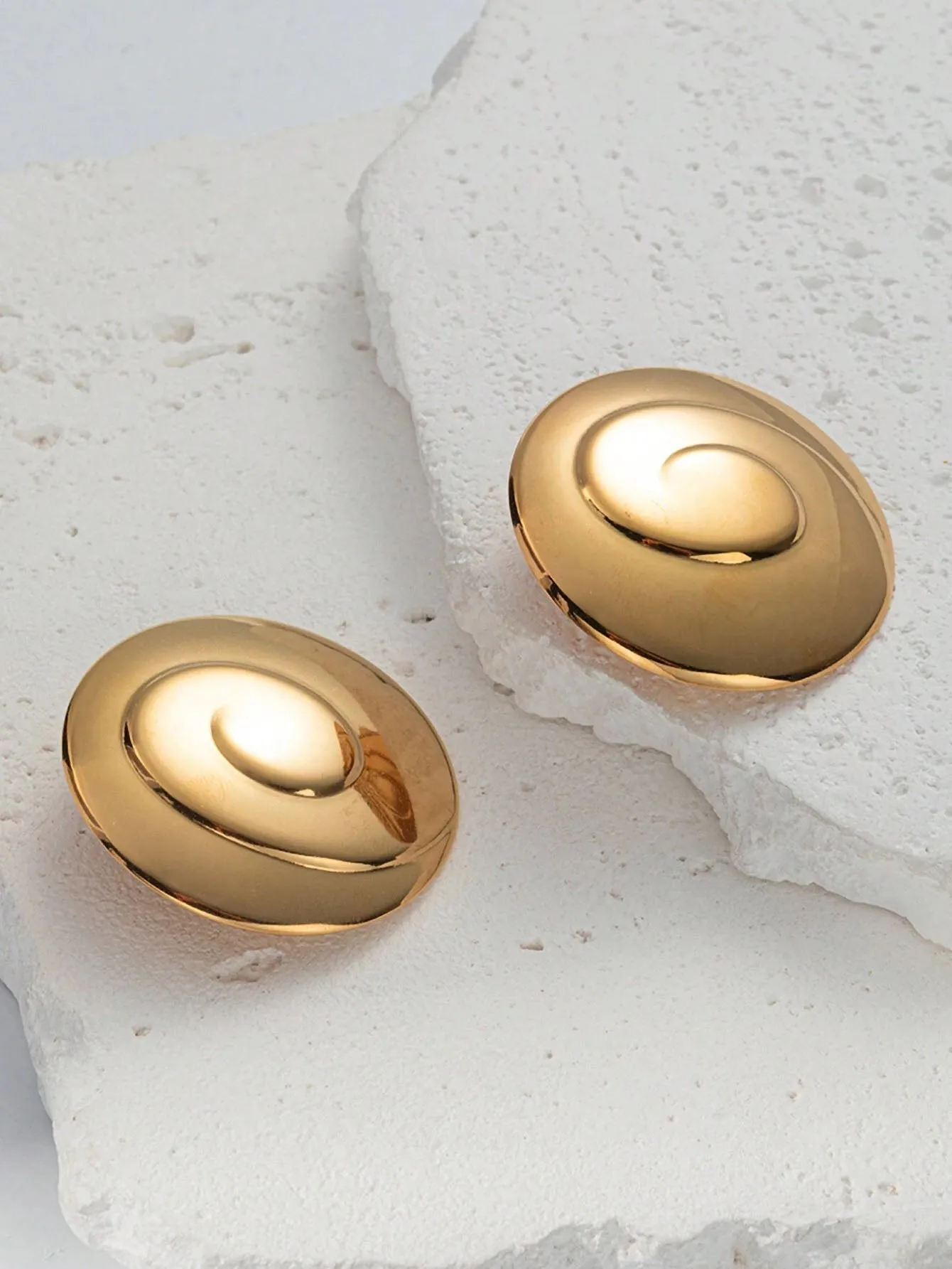 Reriti Round Sheild Shape Earrings - Gold